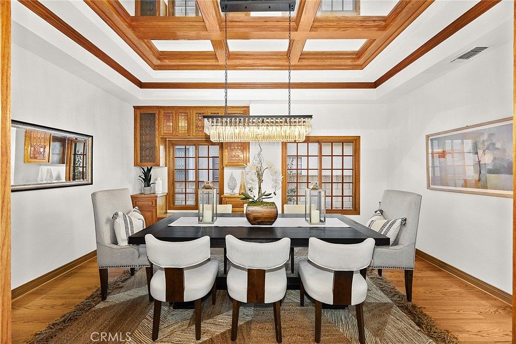 Kitchen breakfast alcove