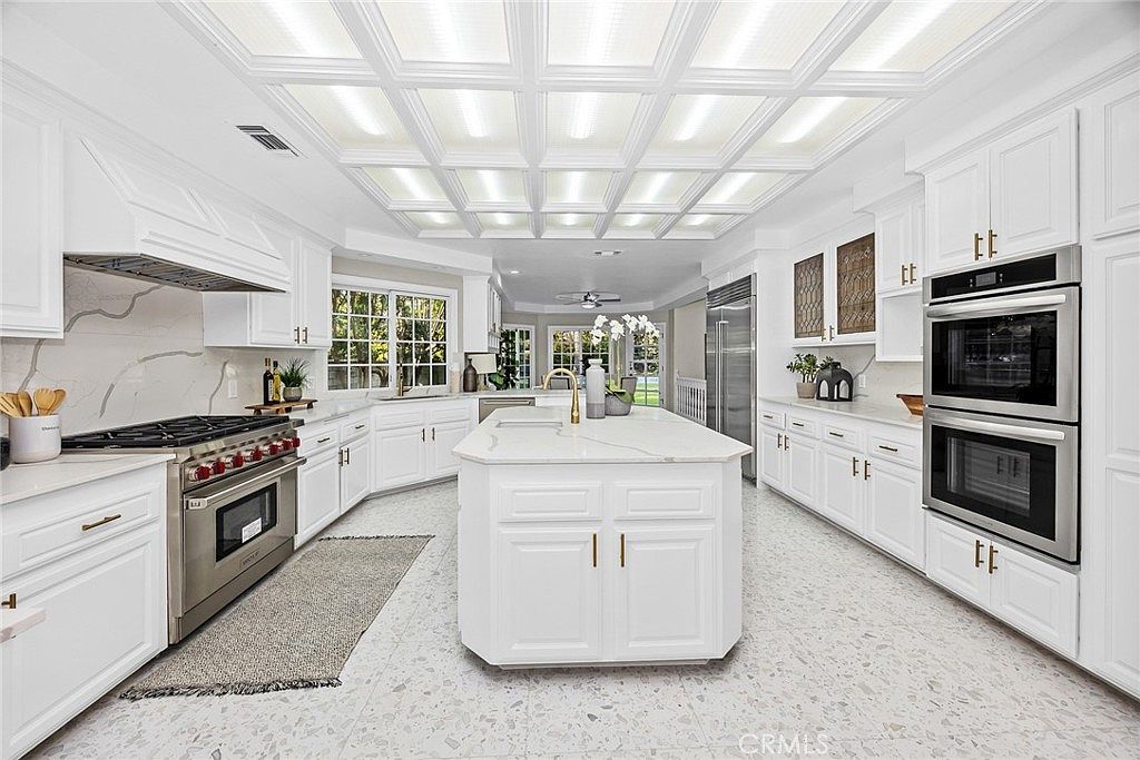 Entry foyer detail with French doors